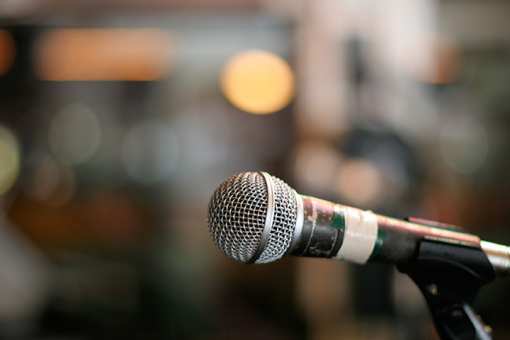 The 9 Best Karaoke Bars in West Virginia!